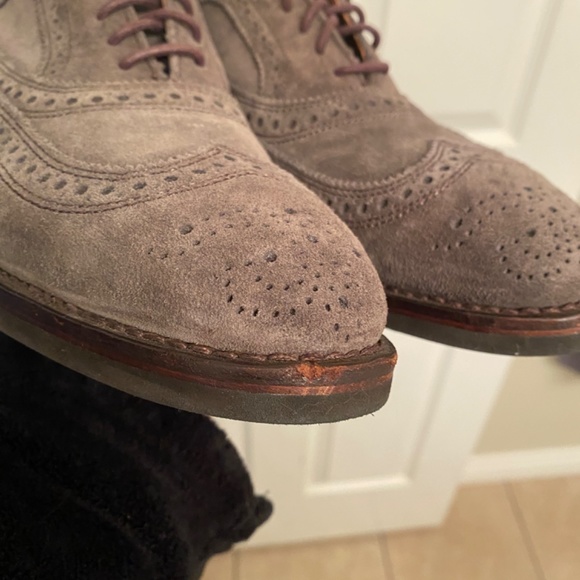 SOLD Allen Edmonds Handcrafted Feather Welt Suede Oxford Shoes - Picture 4 of 8